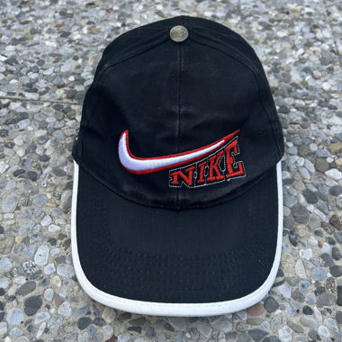 Vintage Nike embroidered cap