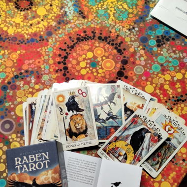 78 Raben-Tarot-Karten und Booklet mit 120 Seiten