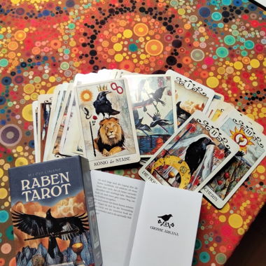 78 Raben-Tarot-Karten und Booklet mit 120 Seiten