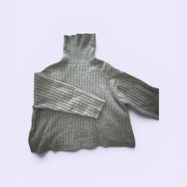 Maglione collo alto a coste grigio