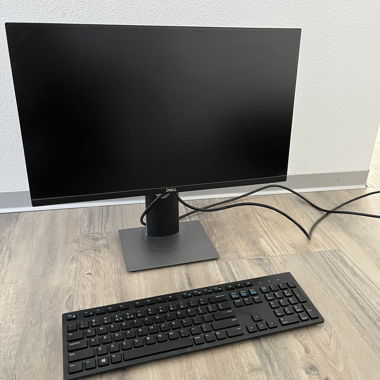 Dell 24 Monitor / P2419H with keyboard and cables