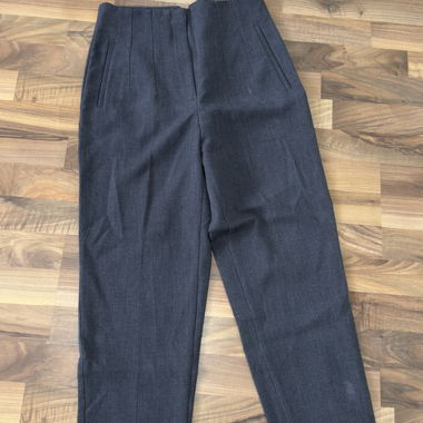 Pantaloni in tessuto grigi ZARA
