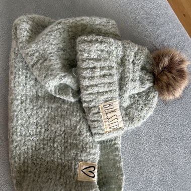 Schal und Mütze 