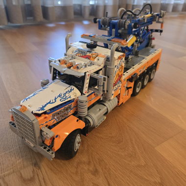 LEGO Technic Heavy Tow Truck 42128