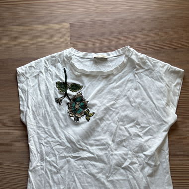 Zara T-Shirt weiss mit Blume