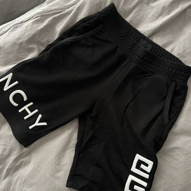 GIVENCHY Shorts Men Gr. M
