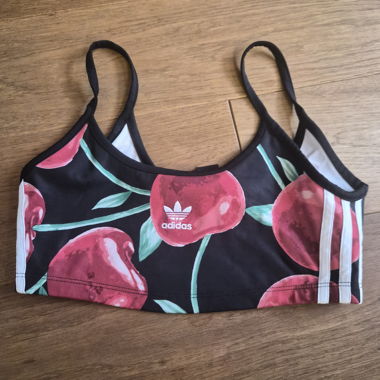 Sportliches Adidas Croptop