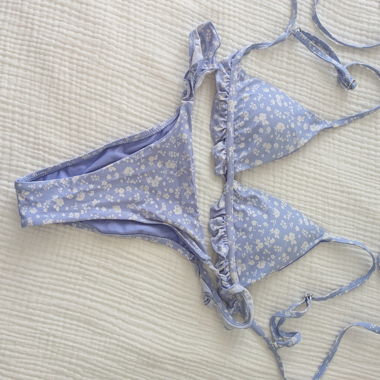 Bikini lilla con motivo floreale