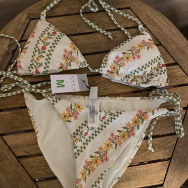 Completo bikini. Nuovo. Taglia M