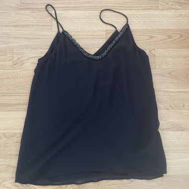 Top Zara Basic con colletto gioiello XS