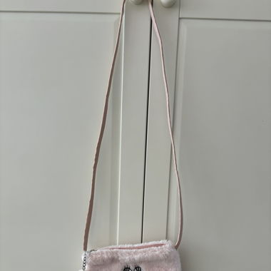 Flauschige Tasche