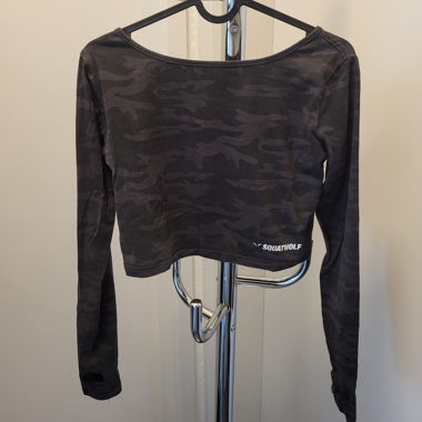 Long-sleeve sports top