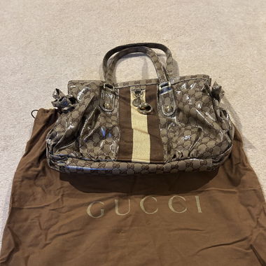 Vintage Gucci handbag - like new 