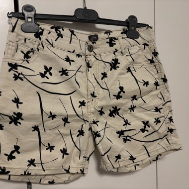 High-waist shorts by Captain Tortue