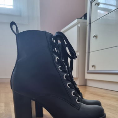 Guess Stiefel 