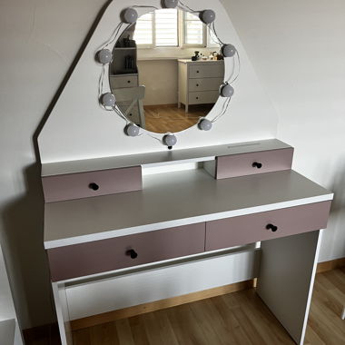 Coiffeuse avec miroir