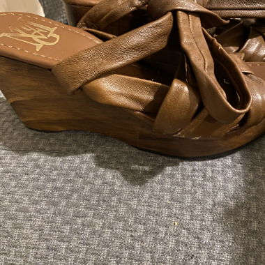 Sandales compensées marron