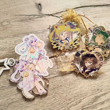 Lot broches Sailor Moon neuves