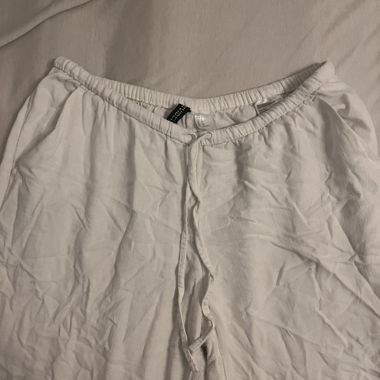 Pantaloni larghi in lino bianco