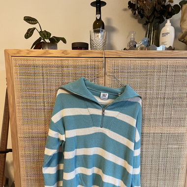 Sweater with zipper