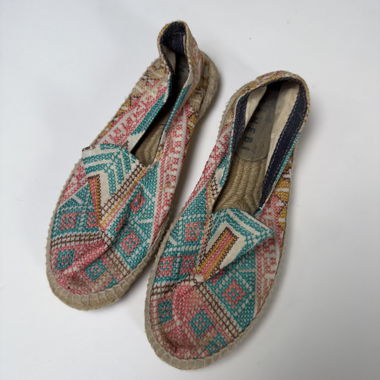 Patterned espadrille flats