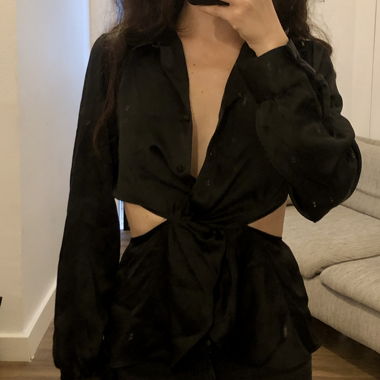 Chemisier satiné ouvert dans le dos Zara