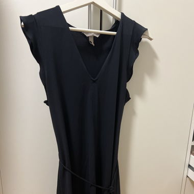 dunkelblaues Kleid