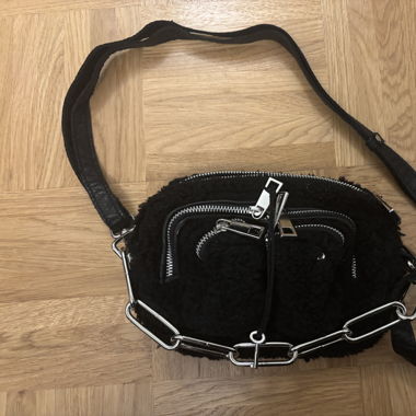 mini bag with chains 