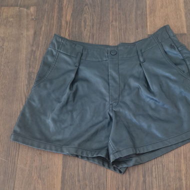 Yezz leather look shorts size XL