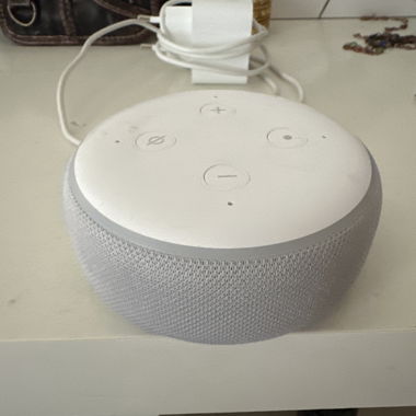 Alexa Echo Dot in weiss