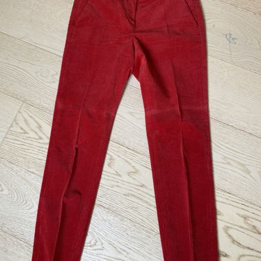 Pantaloni in velluto a coste rossi