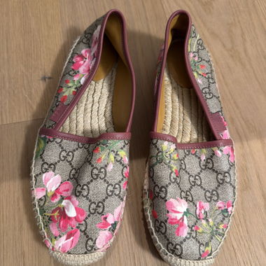 Gucci Espadrilles mit Blumenmuster