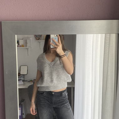 Gilet di maglia grigio senza maniche