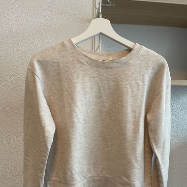 Beiger Pulli