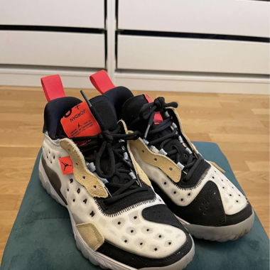 Jordan Delta 2 / unisex / grösse 41