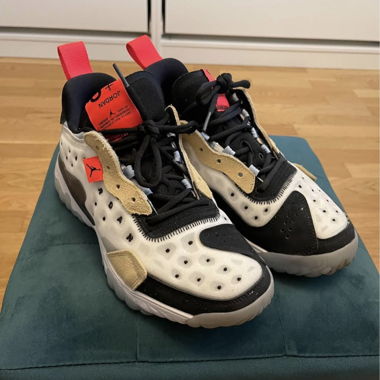Jordan Delta 2 / unisex / grösse 41