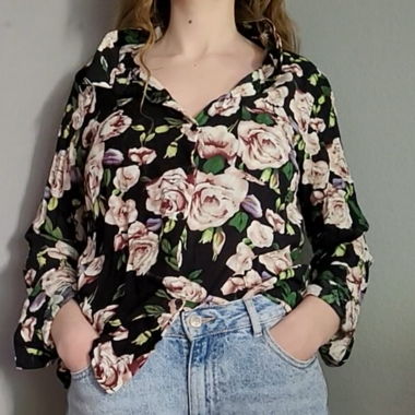 Blouse fleurie noire