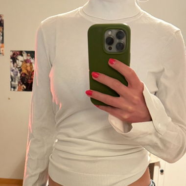 Weisser Rollkragenpullover 