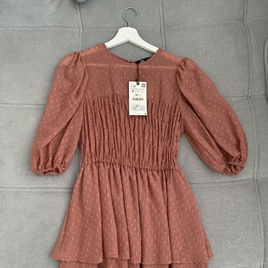 Kleider Zara NEUE