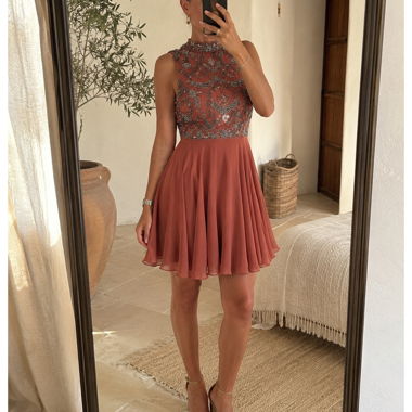 Robe cocktail de Lace & Beads