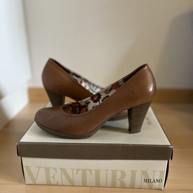 Venturini braune Pumps
