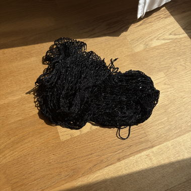Sciarpa Nera in Rete