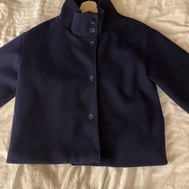 Dunkelblauer Trenchcoat 