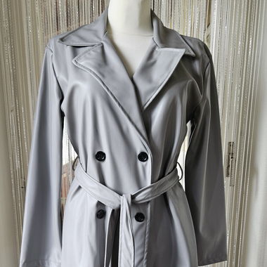 Vegan Leather Trenchcoat in Steingrau