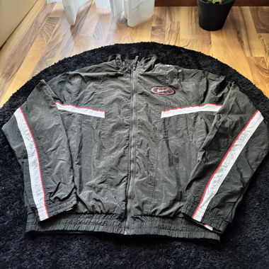 Nike Windbreaker Black – Size M