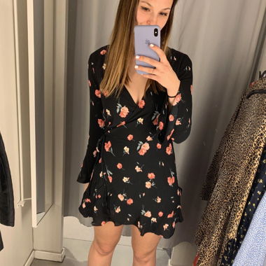 Robe portefeuille fleurie noire