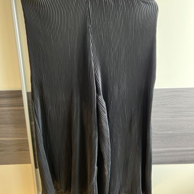 Schwarze Yessica Faltenhose