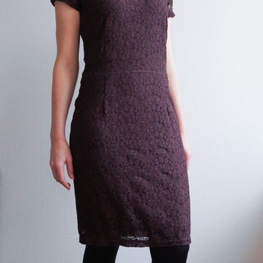 NEW! Festive Lace Dress in « fudge » shade