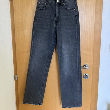 Pantaloni jeans