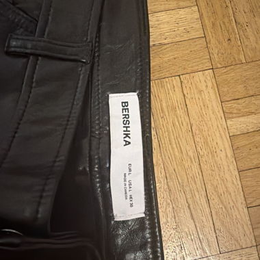 Bershka Lederhose schwarz